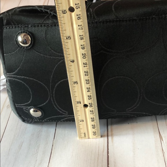 SOLD COACH shoulder bag (authentic) - Picture 5 of 8